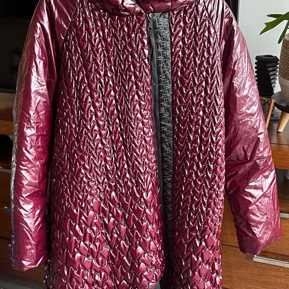 Unique designer puffer jacket/coat - Picture 10 of 15